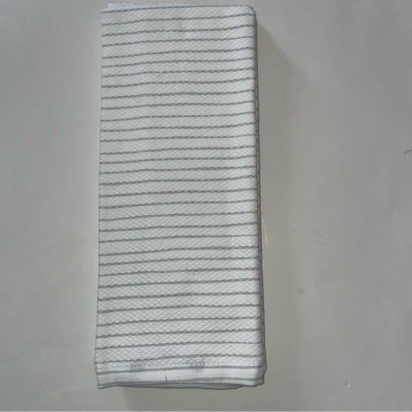 Kate Spade Set of 2 Scottie Christmas Kitchen Towels - Picture 5 of 5